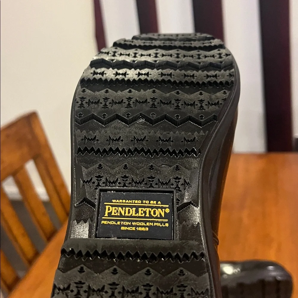 Pendleton Gloss Tall Rain Boots black Women’s Size 7